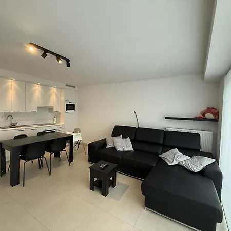 شقة Cozy Retreat For 4 *